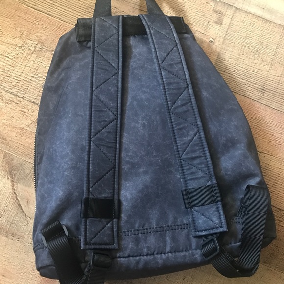 Lululemon Carry Onward backpack - Picture 3 of 4